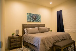2 bedrooms, desk, iron/ironing board, free WiFi - Tanque Verde Valley Private Guest House 2 Bedroom, 2 Bath (Tucson)