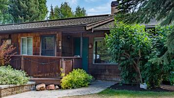 Condo, 2 phòng ngủ | Ngoại thất