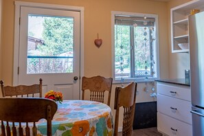 Condo, 2 habitaciones | Cocina privada