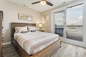 3 bedrooms, desk, iron/ironing board, WiFi