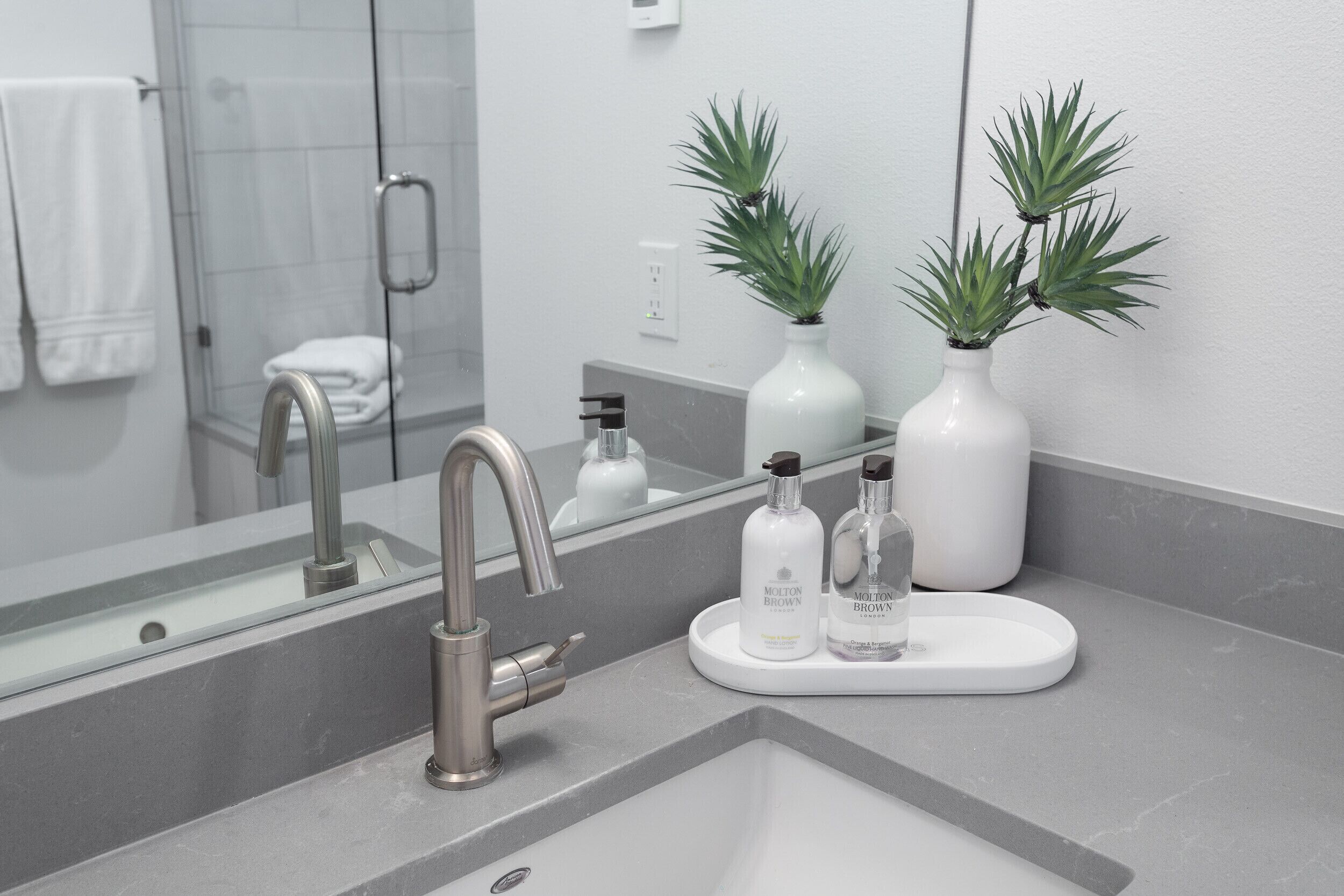 2nd Bath with all the Amenities