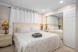 3 Schlafzimmer, Schreibtisch, Bügeleisen/Bügelbrett, WLAN