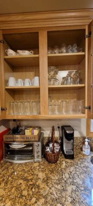 Interior - Ski-Lake-Hike! 4-BR Big Bear Fun | Firepit, Wi-Fi, (Big Bear Lake)