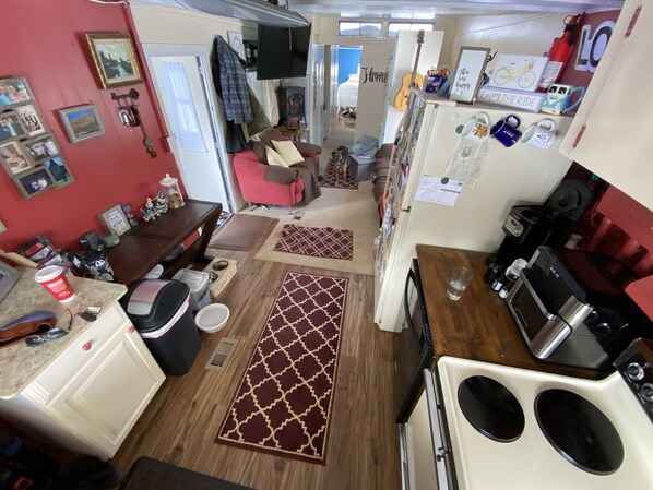 Oven, stovetop, dishwasher, coffee/tea maker