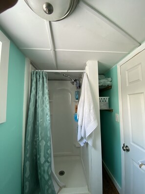 Towels, soap, shampoo, toilet paper