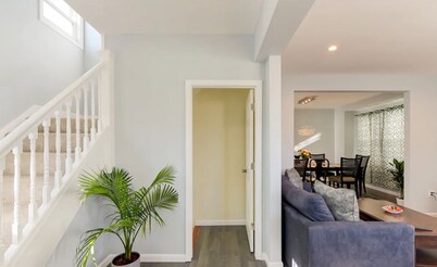 Spacious Elegantly Furnished 4BR House in Great Location in Baltimore