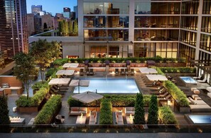 Indoor pool - Bright South Loop 1BR w/ Pool, Gym, walk to Museum Campus, by Blueground (Chicago)