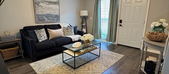 Across from Campus! Magnolia LinenCo #7 Downtown AU