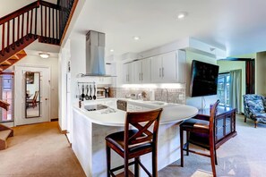 Private kitchen - Vail run Ski resort getaway  (Vail)