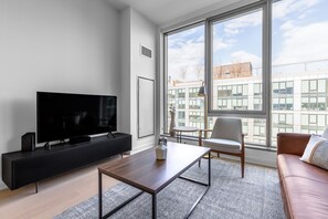 Fernseher, Stereoanlage