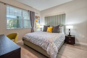 3 bedrooms, desk, iron/ironing board, travel crib