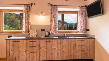 KĂŒhlschrank, Herdplatte, GeschirrspĂŒler