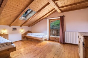 1 chambre, fer et planche à repasser, Wi-Fi gratuit, draps fournis