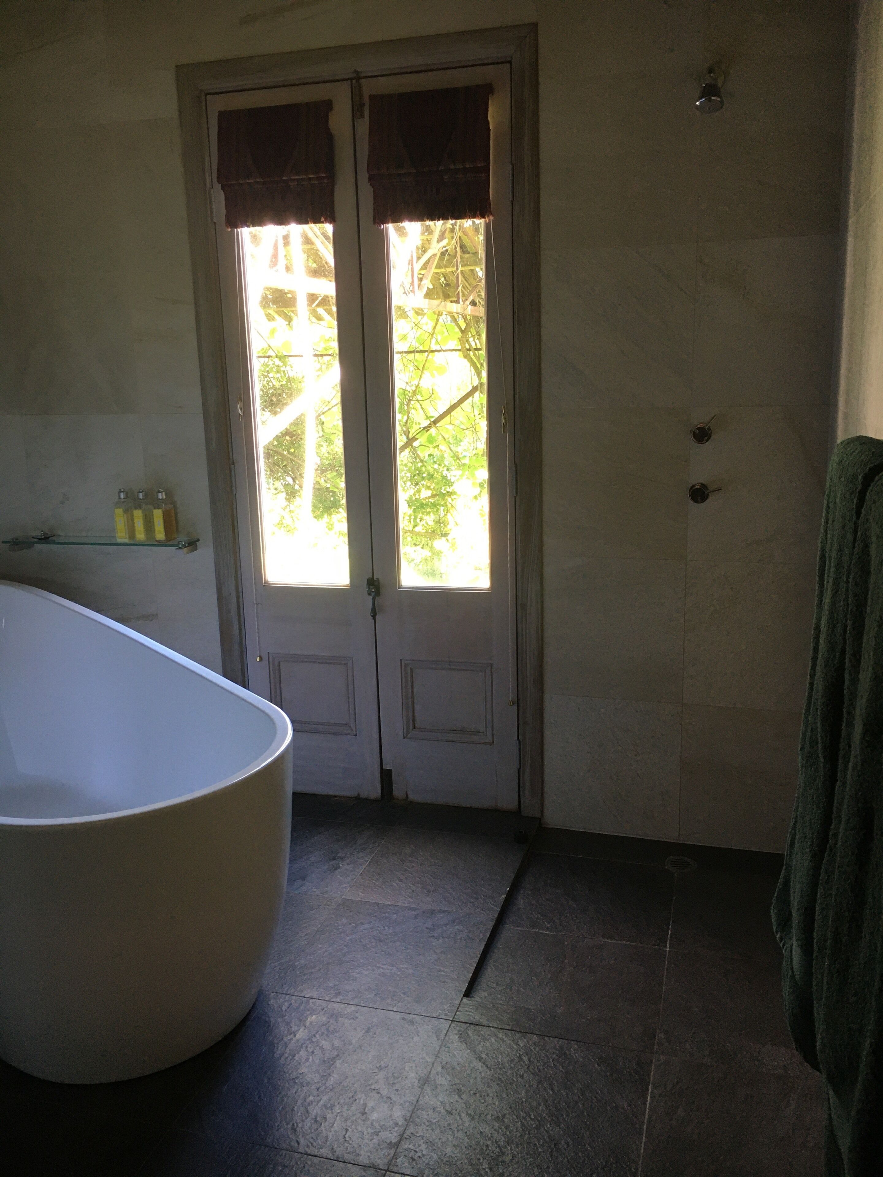 浴缸、風筒、提供毛巾、番梘