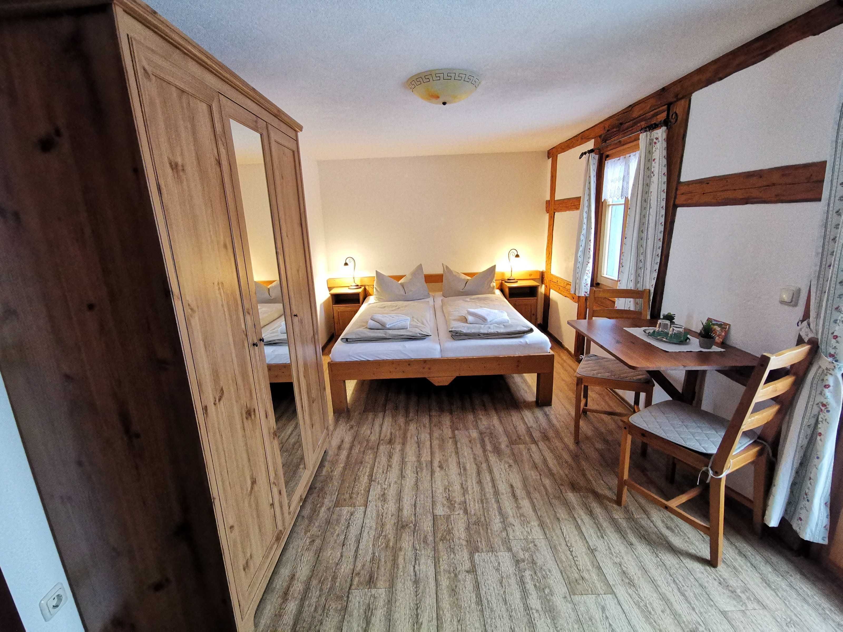 1 bedroom, desk, WiFi, bed sheets