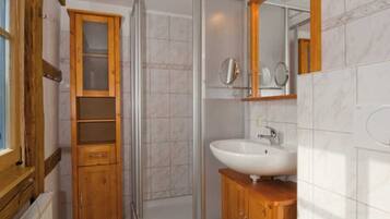 Douche, serviettes fournies