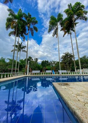 Pool - Room with 2 double beds - Number 6 (COMBIA)