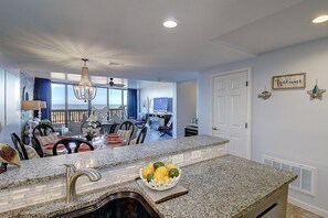 Dining - Sunlit Seas, Poolside Breeze | Beach Boardwalk | MP305 (Corpus Christi)