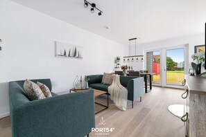 Televisie, een open haard en een filmbibliotheek