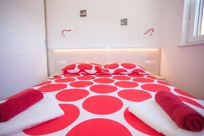 1 bedroom, WiFi, bed sheets