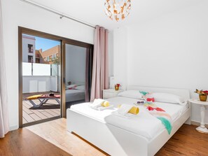 4 habitaciones, tabla de planchar con plancha, internet y ropa de cama