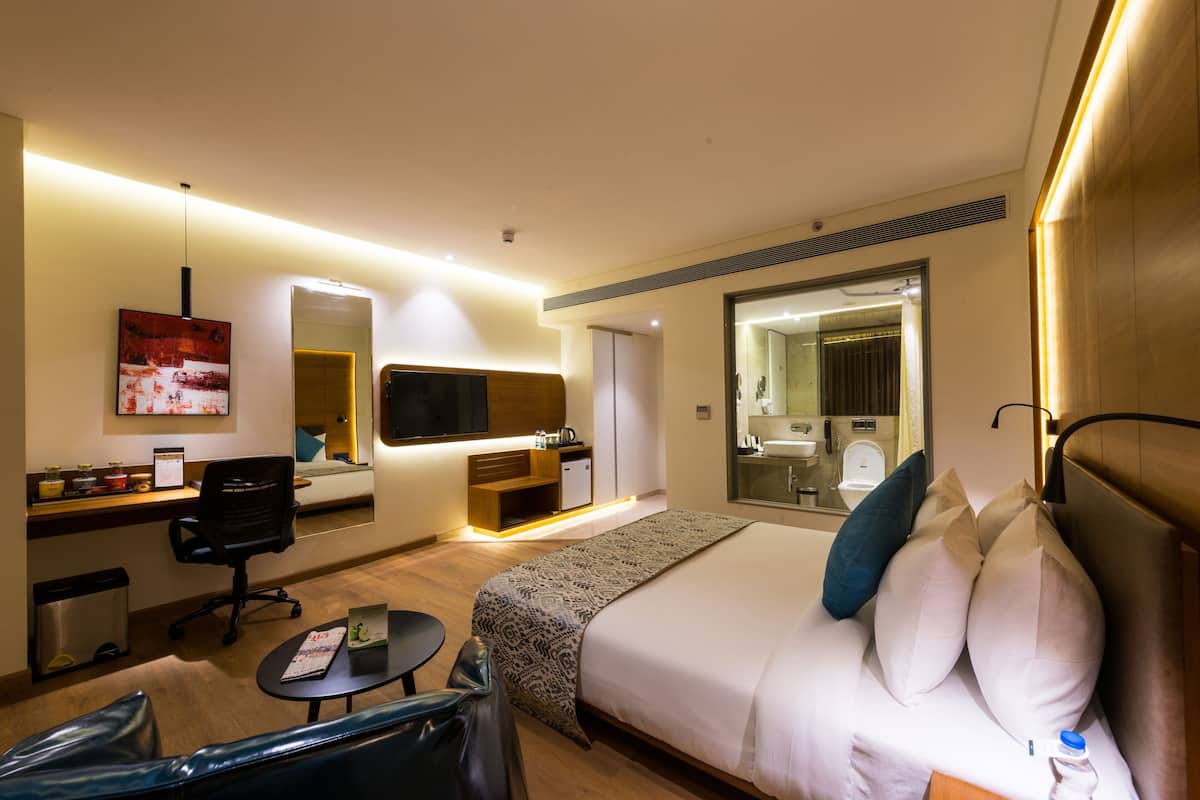 Winter Green Room | 1 bedroom, premium bedding, minibar, in-room safe