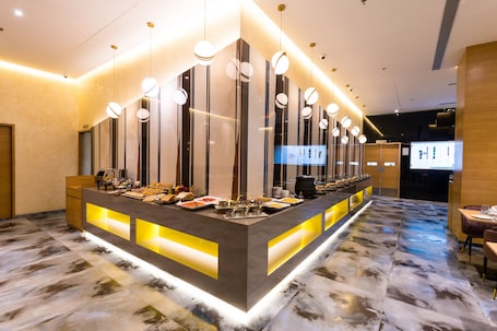 Restaurant. The Fern Residency Jamnagar, Series by Marriott