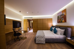 1 bedroom, premium bedding, minibar, in-room safe