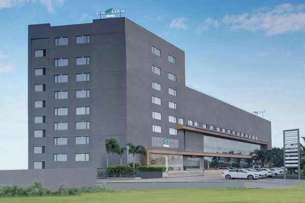 Exterior - The Fern Residency Jamnagar, Series by Marriott (Jamnagar)