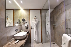 Hazel Suite | Baño | Ducha, artículos de higiene personal gratuitos y secador de pelo