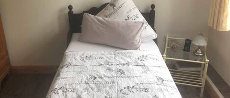 1 bedroom, in-room safe, WiFi, bed sheets