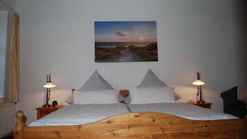 1 bedroom, in-room safe, WiFi, bed sheets