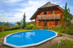 Family Chalet, Multiple Bedrooms, Mountainside (Chalet Podgorje With Pool) | Kolam renang | Kolam renang terbuka bermusim 