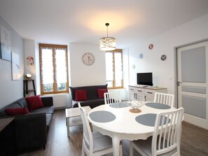 Dining - Comfortable T3 Apartment with Parking & WiFi in Mont-Dore (Mont-Dore)