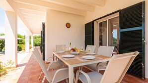 Outdoor dining - Villa Casa Nova, Piscina, Wifi, AC gratis (Sant Lluís)