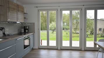 Kühlschrank, Mikrowelle, Ofen, Geschirrspüler