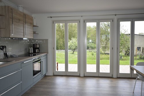 4-Raum-rotes Ferienhaus bis 8 Pers. - 4-Raum-Farbenfrohe-Ferienhäuser,  OVS 999