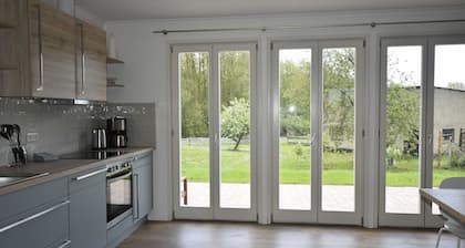 4-Raum-rotes Ferienhaus bis 8 Pers. - 4-Raum-Farbenfrohe-Ferienhäuser, OVS 999