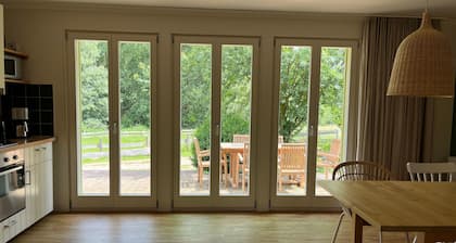 4-Raum-grünes Ferienhaus bis 8 Pers. - 4-Raum-Farbenfrohe-Ferienhäuser, OVS 999