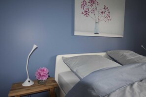 4 bedrooms, travel crib, WiFi, bed sheets