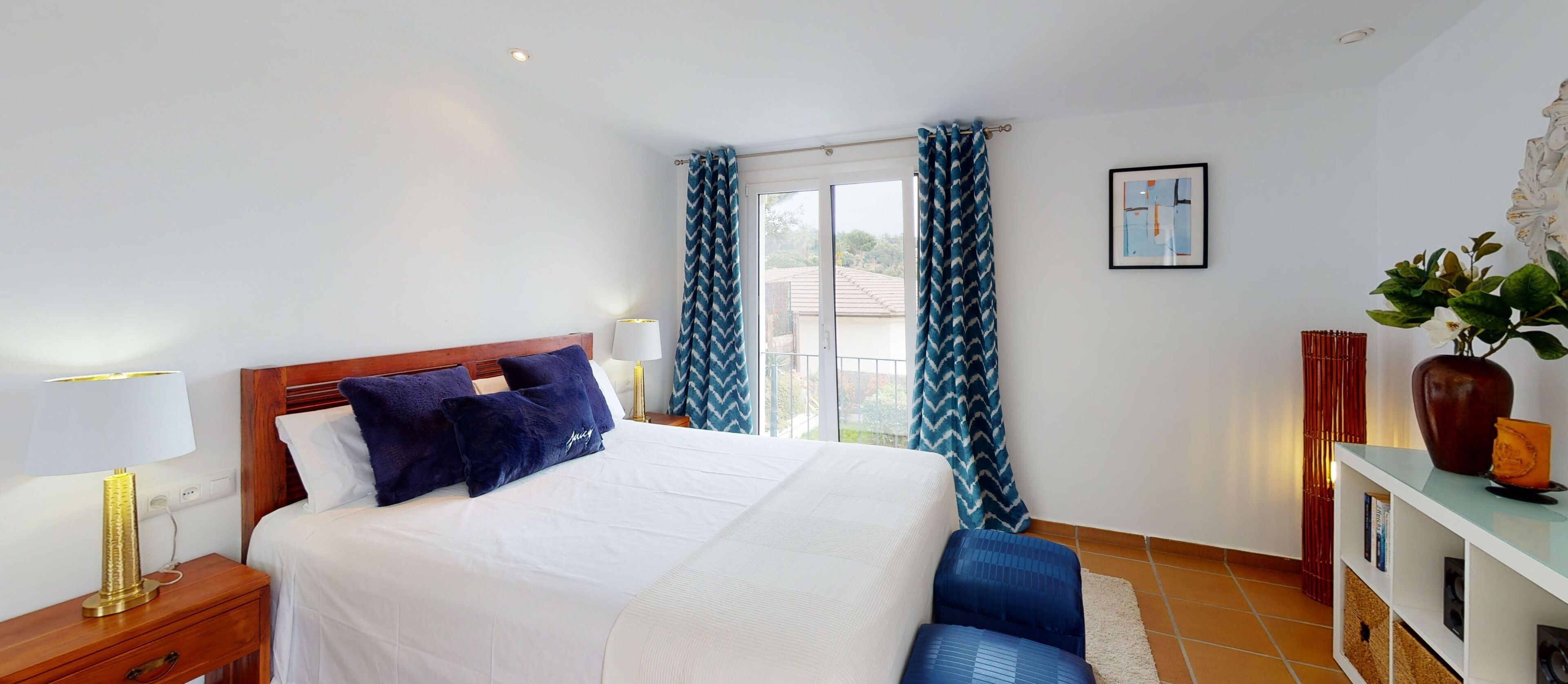 5 bedrooms, in-room safe, desk, iron/ironing board