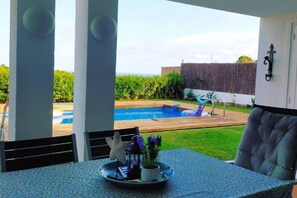 Outdoor dining - Leo Street 96, Tossa de Mar-Lesal Villas Rentals Mar Azul (Santa maria de llorell, tossa de mar, gi)