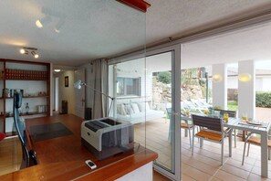 Dining - Leo Street 96, Tossa de Mar-Lesal Villas Rentals Mar Azul (Santa maria de llorell, tossa de mar, gi)