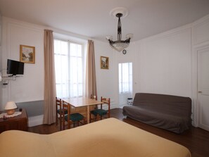 Travel cot