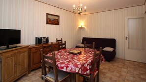 Unclassified image, 3 of 13, button - 1-Bedroom Apartment with Balcony, Parking and WIFI in Mont-Dore (Mont-Dore)