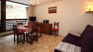 Unclassified image, 2 of 13, button - 1-Bedroom Apartment with Balcony, Parking and WIFI in Mont-Dore (Mont-Dore)