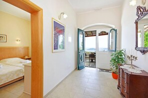 Family Villa, Multiple Bedrooms, Mountainside (Luxury Panorama Villa Dia) | 6 bedrooms, iron/ironing board, bed sheets