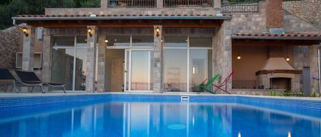 Family Villa, 6 Bedrooms, Balcony, Mountainside (Luxury Panorama Villa Dia) | Pool