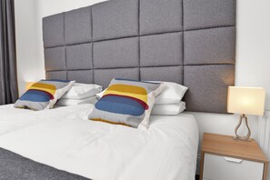 2 bedrooms, desk, iron/ironing board, free WiFi