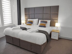 2 bedrooms, desk, iron/ironing board, free WiFi